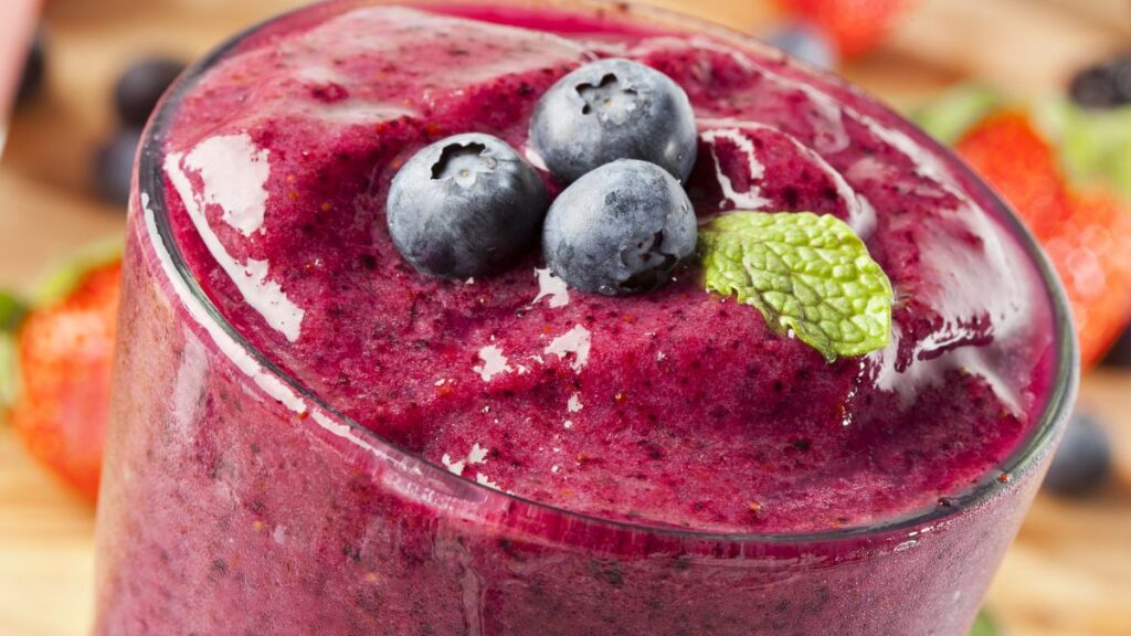 Blueberry-Smoothie-in-a-Glass