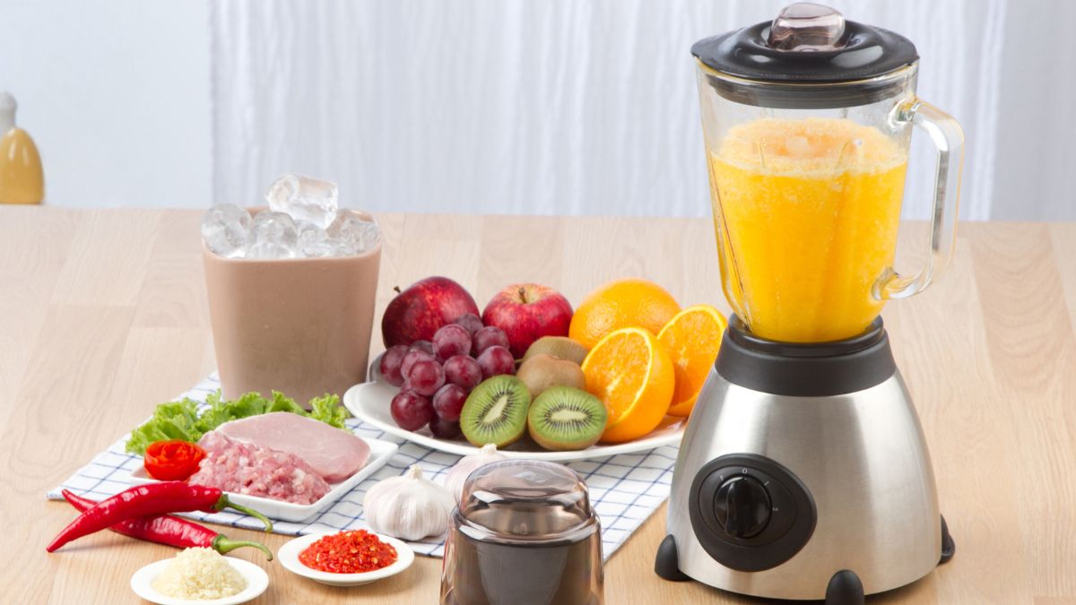blender with healthy food